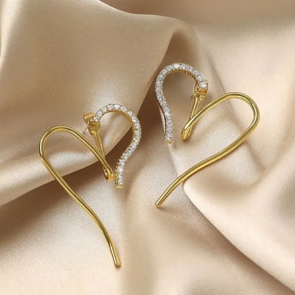 Jewelry - NEW Gold 14k diamond Heart Modern Earrings